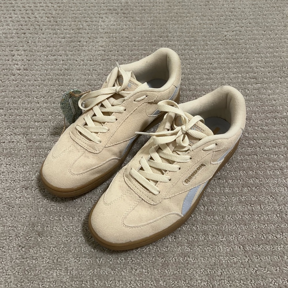 Reebok Sneakers